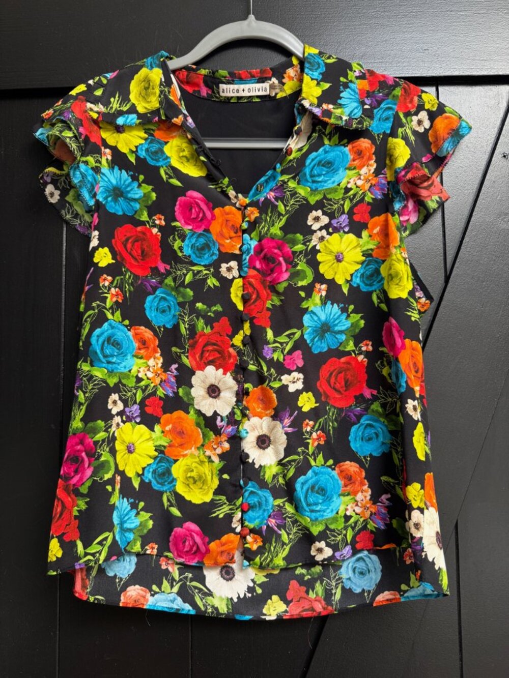 Alice + Olivia Martel Flutter-Sleeve Silk Button Down Top - Medium Flower Garden